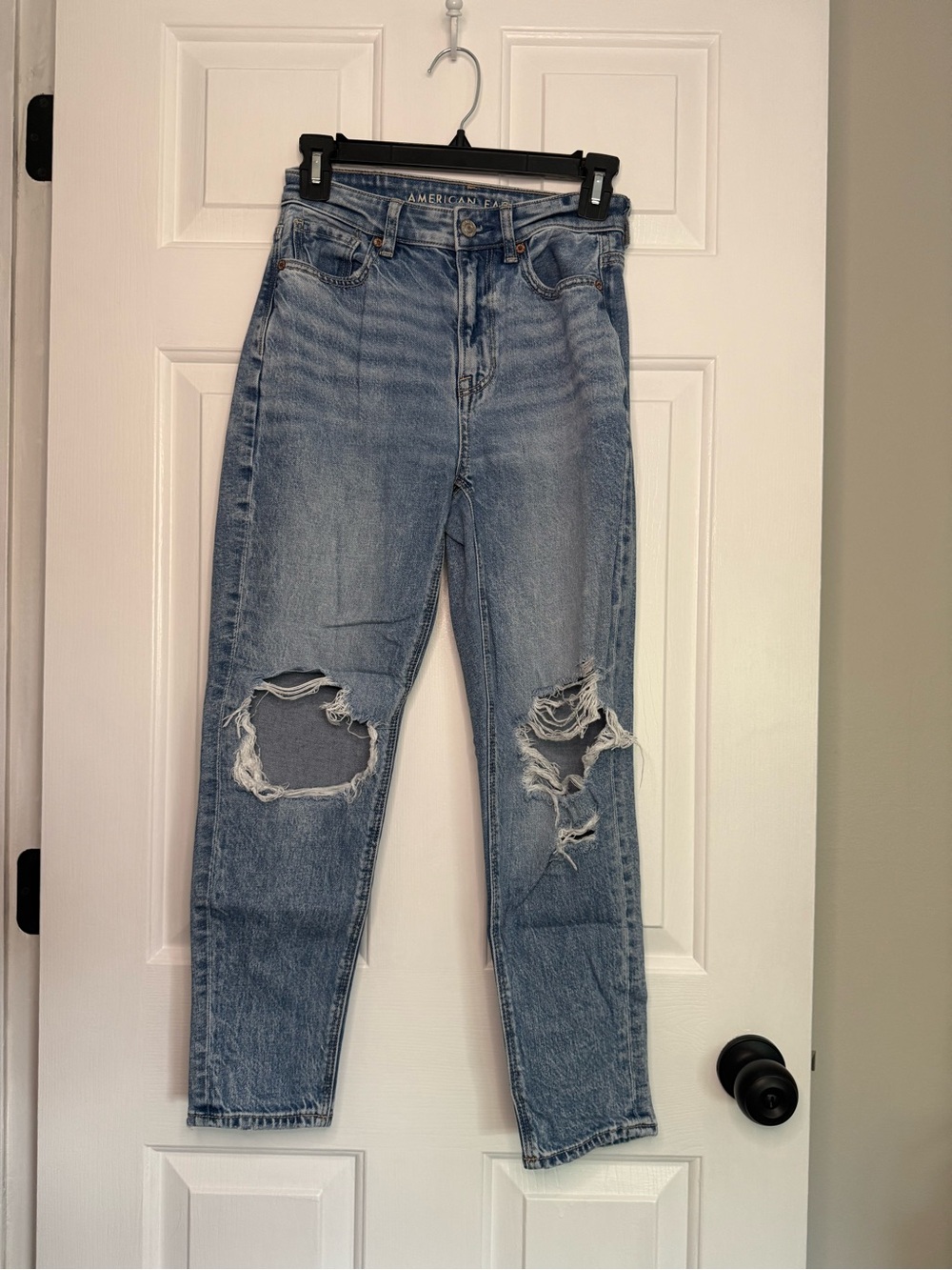 American Eagle Outfitters Mom Jean